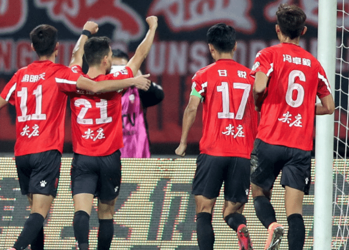 半岛体育链接-中超劲旅为荣誉而战，备战重要赛事