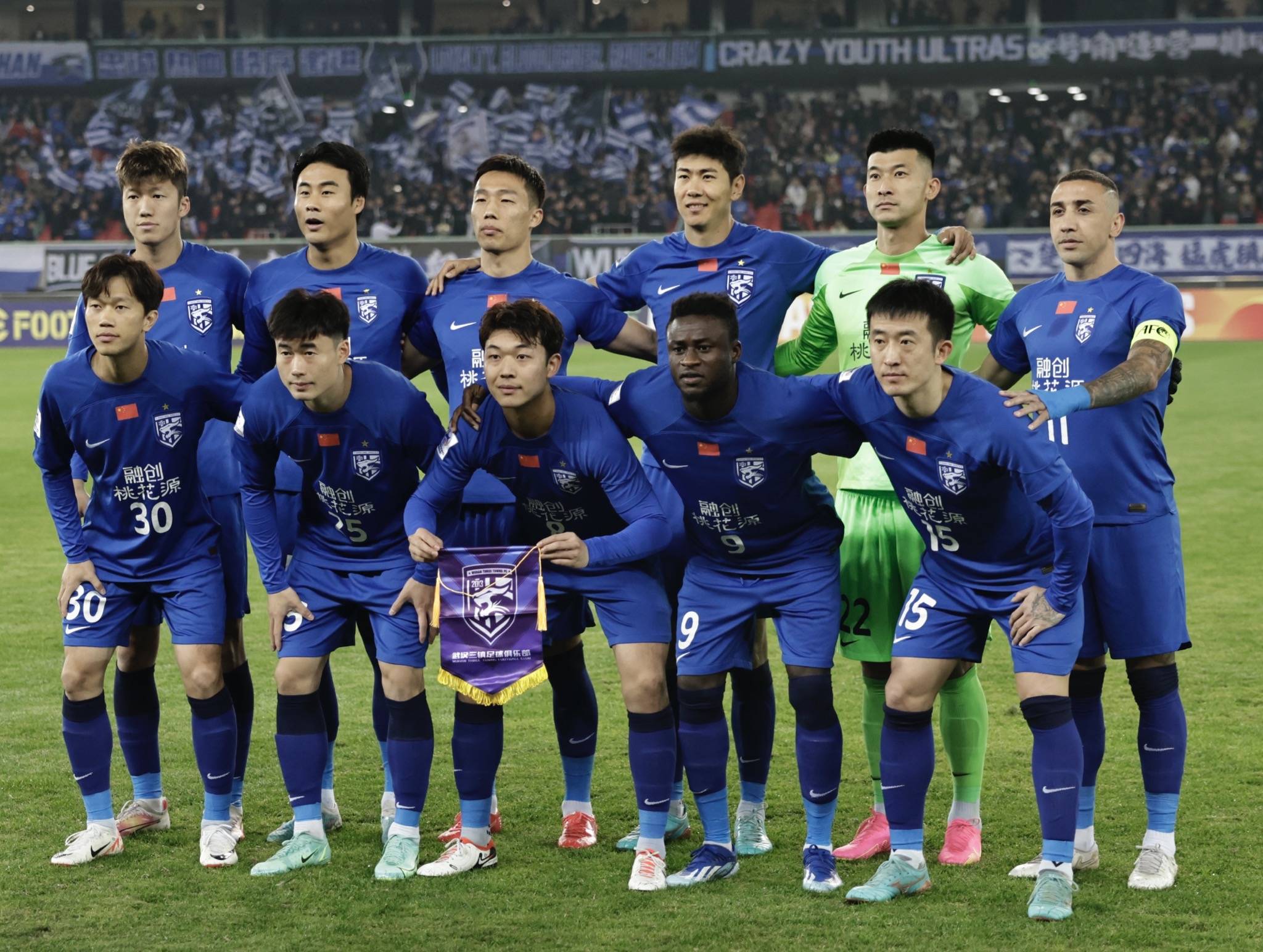 上海申花豪取胜利步入联赛前列的简单介绍 上海申花豪取胜利步入联赛前列的简单介绍