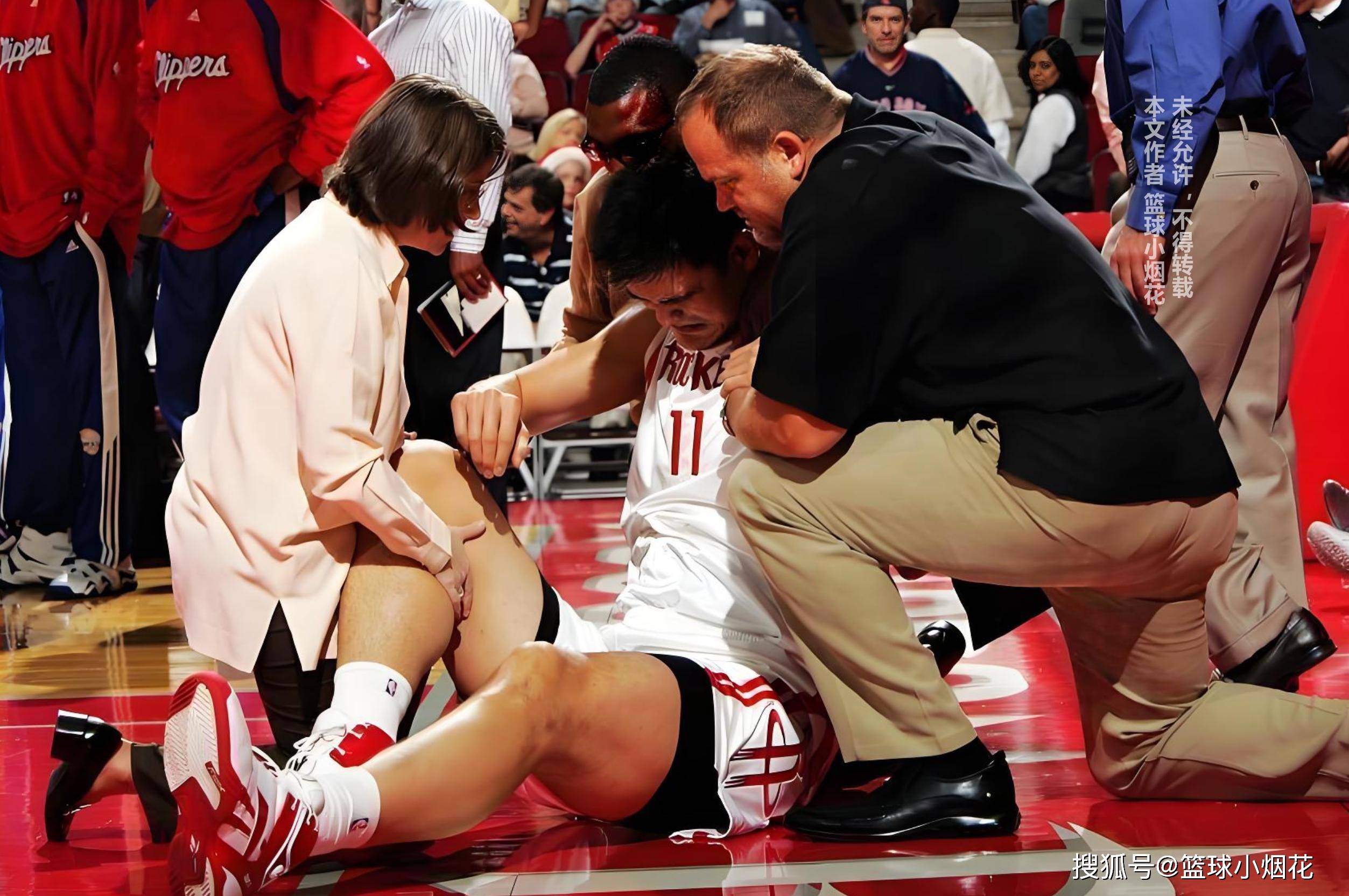 短暂休息后，球员们再度回到赛场上的简单介绍