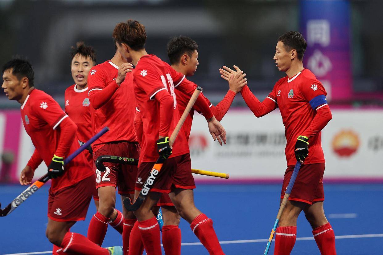 日本曲棍球队在激烈对抗中取得胜利,成功晋级决赛 日本曲棍球队在激烈对抗中取得胜利,成功晋级决赛