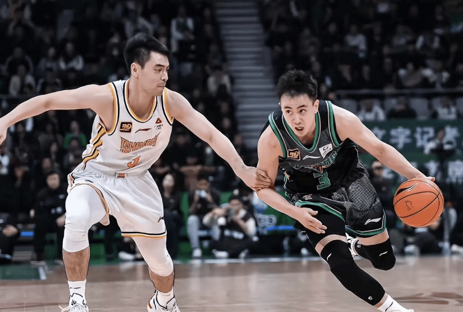 辽宁队在赛场上表现出色,实现连胜 辽宁队在赛场上表现出色,实现连胜