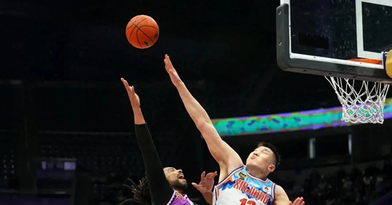 新疆男篮逆转获胜，继续保持领先优势