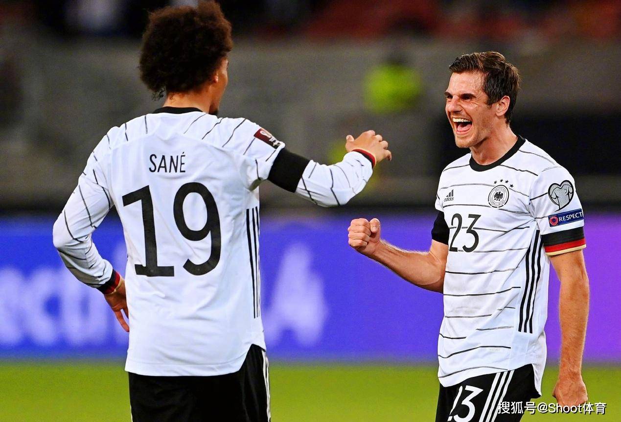 半岛体育教练-冰岛队在预选赛中以稳健表现成功晋级