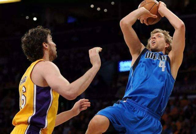 半岛体育地址-关于小牛内线压制对手，赢得胜利的信息