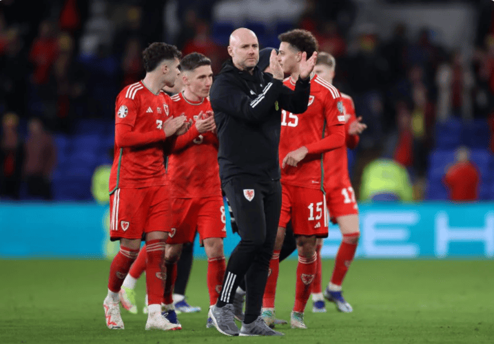 关于波兰逼平奥地利!晋级欧预赛决赛的信息 关于波兰逼平奥地利!晋级欧预赛决赛的信息