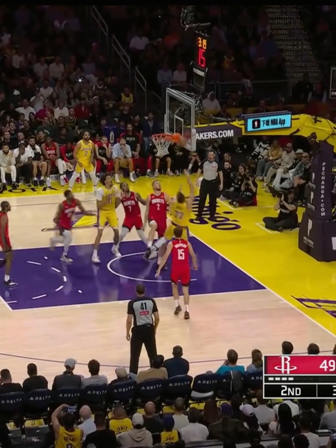 火箭主场大胜尼克斯，韦斯特布鲁克砍下三双