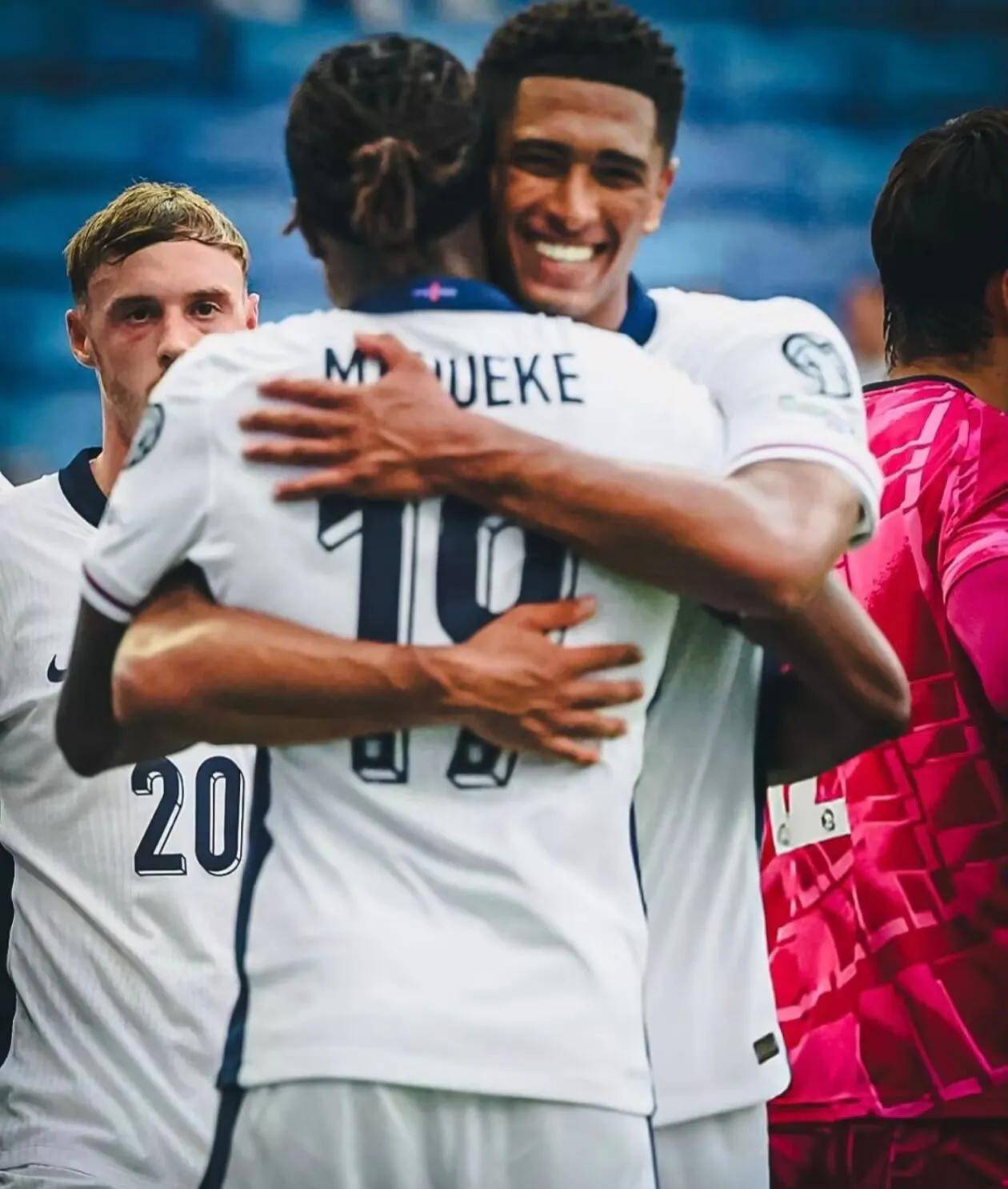 半岛体育投注-关于沃尔索尔领跑英格兰足球顶级联赛，连胜压倒群雄的信息